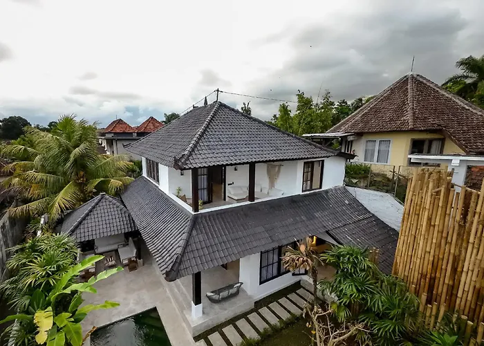 Putri Salju Villa By Evdekimi Ubud